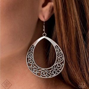 ❤️‍🔥5/$25❤️‍🔥 Vineyard Venture Silver Earrings